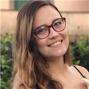 Laureata in lettere offre ripetizioni di italiano, storia e latino